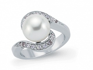 925 Sterling Silver Pearl & CZ Dress Ring